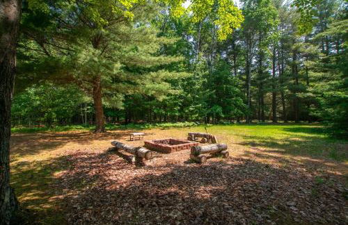 Spacious Leelanau home near the best of Michigan - Foto 2