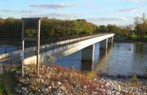 Mid-Century Style And Class In Quiet NE Location - Foto 31