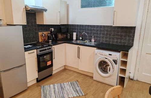 Two bedroom apartment in Queensway, London W2, - Foto 3