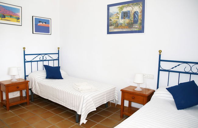 G Rentals Villa Binigo - Photo 2