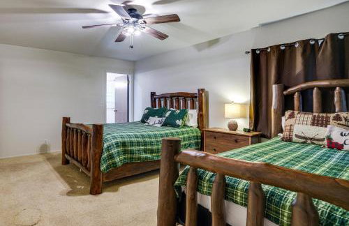 Furnished Deck and Fire Pit Sherwood Forest Cabin - Foto 12