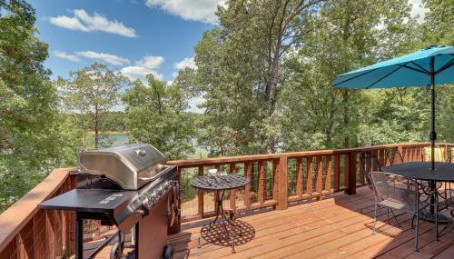 Peaceful Greers Ferry Cabin with Deck and Lake View! - Foto 2
