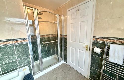 Indoor Heated Pool - Large Family Home - Sleeps 12 - Near Bournemouth Beach - Photo 20