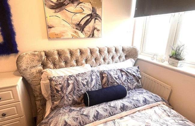 Beautiful 2 - Bed Apartment in Aylesbury - Foto 3