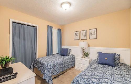 NEAR DIS & Sleeps 10! TWO King Master BR Suites, Bunks For The Kids, Private Patio, NO Steps, Pool, LOW Rates! - Foto 65