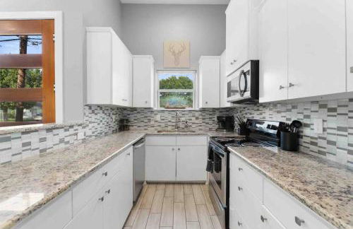 New Swanky Rustic Modern 5 STAR Home near Downtown - Foto 14