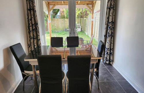 Newly Refurbished 3 Bedroom House with Lovely Garden - Foto 3