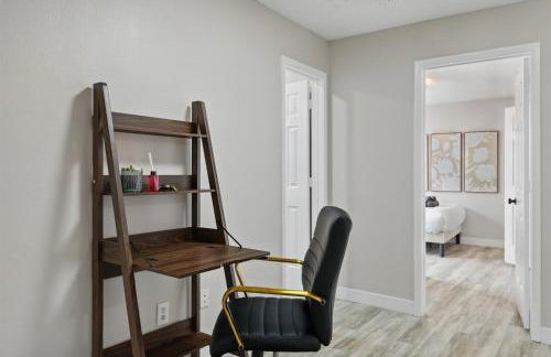 4BD Tropical Pool Oasis with a Game Room - Photo 30