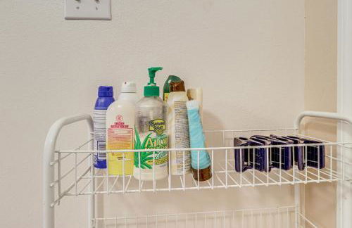 Pool and Fire Pit Family-Friendly Palm Bay Home! - Foto 23