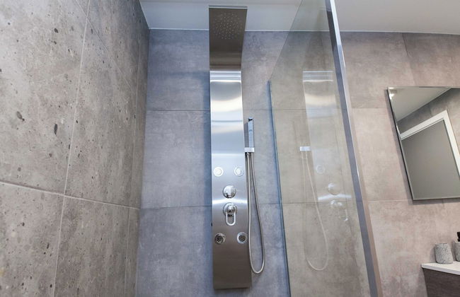 Minimalist Modern Nea Kifisia Studio - Foto 14