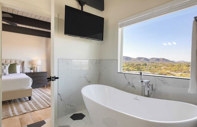 Panoramic Views, Private Pool, Patio Lounge w/ Firepit Royal Palm by Avantstay - Foto 15