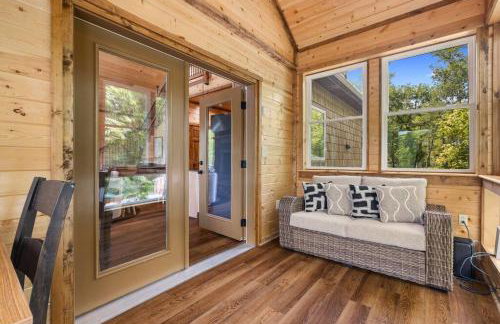 Riverside Oasis with Stunning Views, Cozy Firepit! - Photo 41