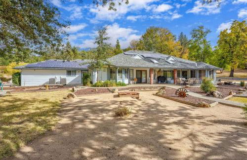 Oak Pond Retreat Stocked pond/pool table/BBQ Grill/EV Charger - Foto 49