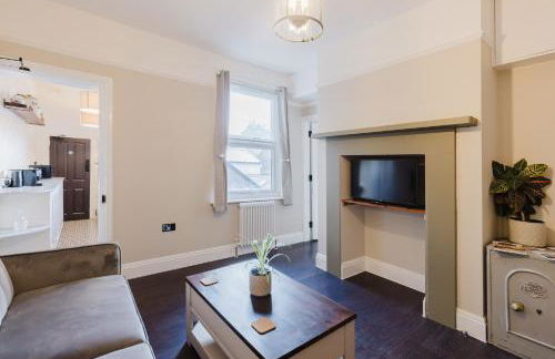 Grace's Guesthouse The Suite Room 6 - Photo 15