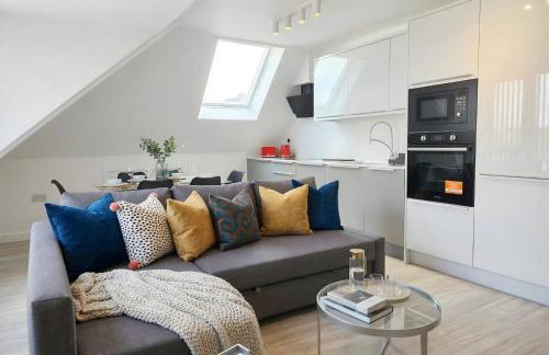 Paradigm Court, Modern 1-Bedroom Apartment, Oxford - Photo 1