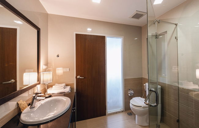 First Choice Grand Suites - Photo 26