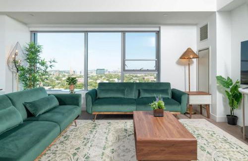 Central Square 3BR Condo with Downtown View Gym and Parking - Foto 1