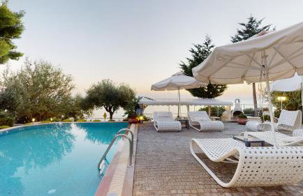 Acrotel Athena Villa - Photo 4