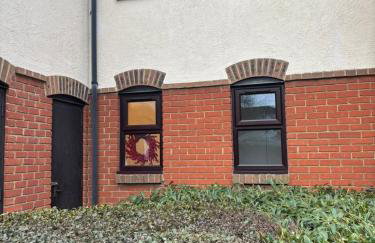 Small two Bed Apartment on a Private Road - Foto 5