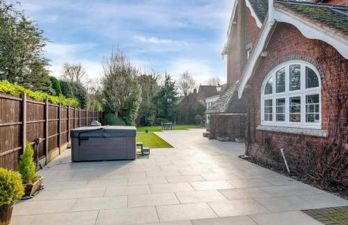 Luxury Detached House in Large Private Grounds, with Outdoor Jacuzzi and Sauna - Foto 24