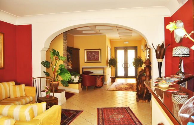 Greta Rooms Hotel - Photo 6