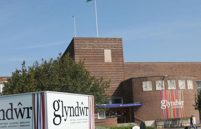 Wrexham Central Stay Apartment Six - Photo 26