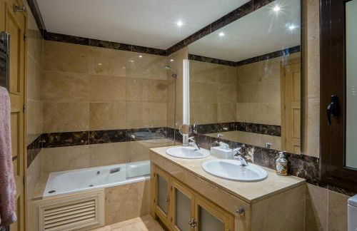 Beach side apartment La Duquesa - Photo 16