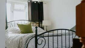 Horsham 3 Bed House With Garden - Foto 4