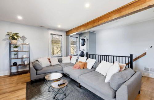 Elegant Historic Apartment with Craftsman Details - Foto 1