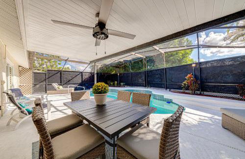 Beautiful home, centrally located to Parks with Pool - Foto 33