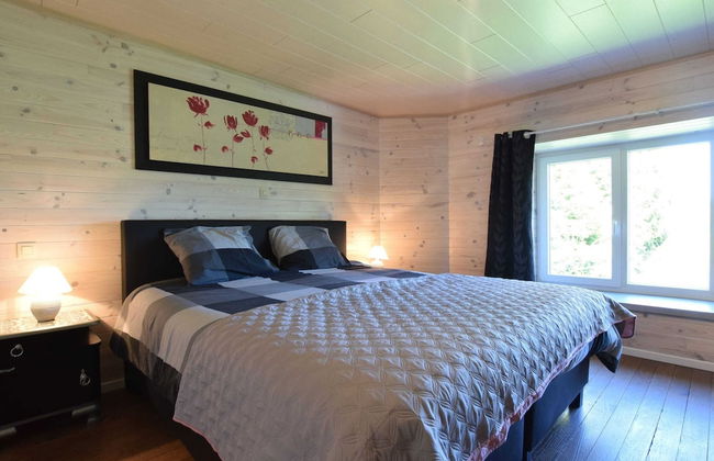 Lavish Holiday Home in Chassepierre With Terrace - Photo 9