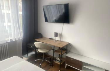 Zentral gelegene schöne Wohnung in Bremen Mitte, neu renoviert, direkte Nähe zum Klinikum im Viertel , Balkon - Foto 2