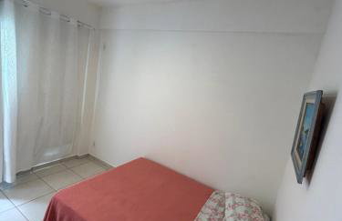 Apê térreo com churrasqueira e área externa e garagem exclusiva até 4 hóspedes 5 min praia Abricó e 7 min do Centro - Foto 18