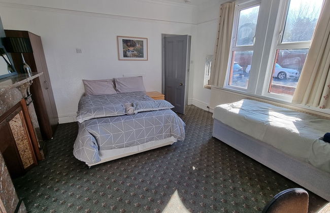 Stunning 5-bedroom House for Unforgettable Getaway - Foto 16