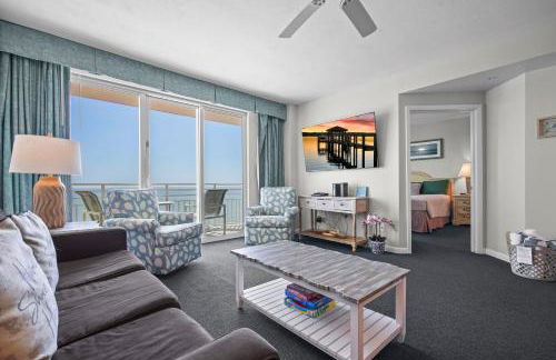 Breath Taking 3 BR Direct Oceanfront Condo with Private Balcony at The Wyndham Ocean Walk Resort - Foto 1