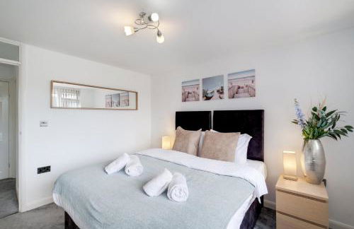 Elegant 5 Bed Home with Garden & Parking - Slough - Foto 25