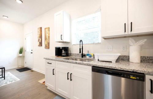 5 Min to Downtown - 12 to Elon - Deck - Wi-Fi - Foto 17