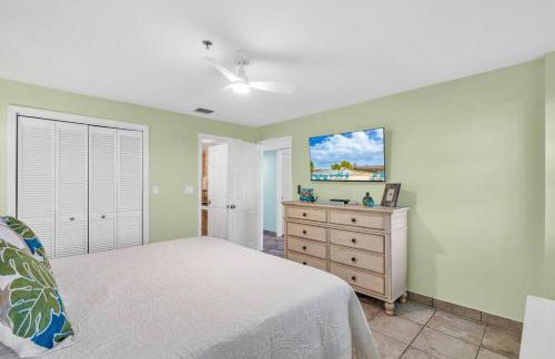 Bright 2BR Condo with Breathtaking Ocean View - Foto 4