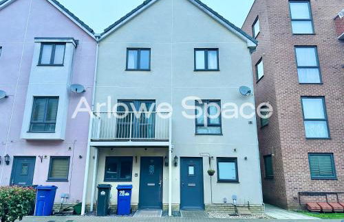 Modern 4-Bedroom House, Families and Contractors - Foto 24