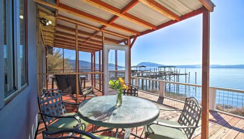 Lakefront Sanctuary with Mount Konocti Views - Foto 1