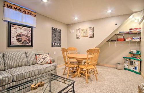 Rustic Rothbury Cabin with Resort Amenity Access! - Foto 9