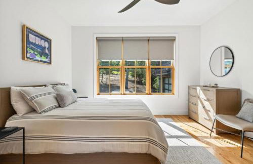 Dockside of the Moon - Photo 26