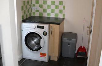 The Iris house is close to city centre and is ideal for tourists, visiting family members or work related activities including contractors - Foto 24