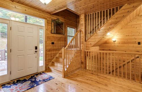 Idyllic Mtn Retreat with Hot Tub Near Shenandoah NP! - Foto 6