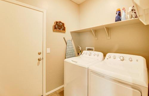 Quiet Casa Grande House Next to Villago Park! - Foto 14