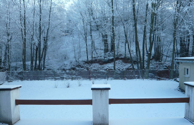 Serene Holiday Home in Mladé Buky with Private Pool and Trampoline - Foto 27