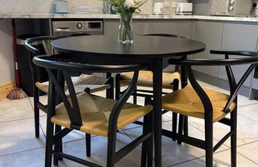 West Midlands-2 Double Bed Room Apartment - Photo 29