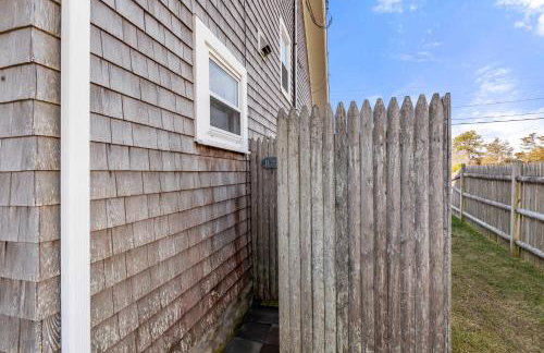 Walk to Beach at Historic Sears Kit Home - Foto 33