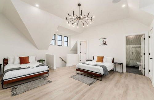 Luxury Escape 4BR 3 bath Oasis in Historic Old Town - Foto 38