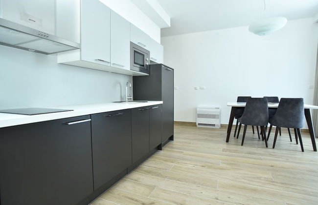 ROYAL GARDENS Apartments - Photo 68